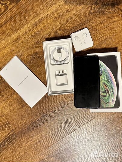 Телефон iPhone xs max 64gb