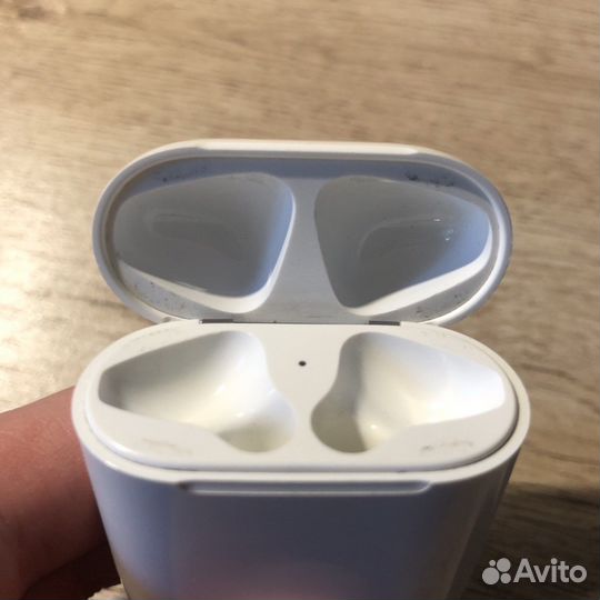 Зарядный футляр для airpods