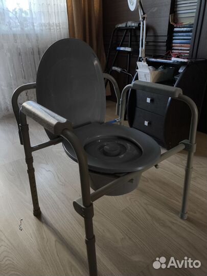Кресло-туалет санитарное