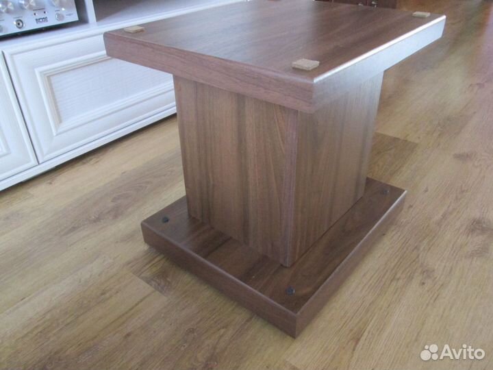 Подставки, стойки, подиумы под акустику