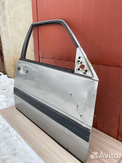Дверь передняя правая Volvo 460 1 1990