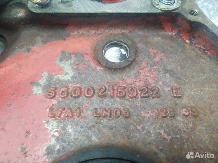 Передняя крышка двигателя Renault Magnum