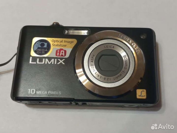 Компактный фотоаппарат