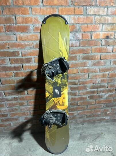 Сноуборд с крепленьями