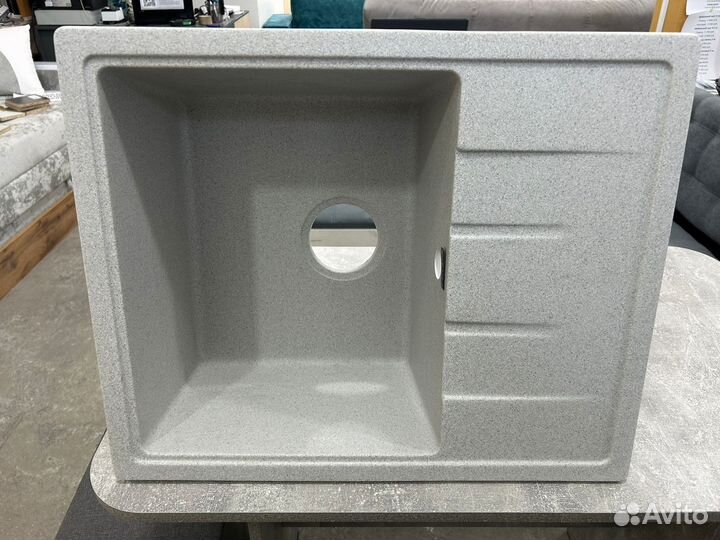 Кухонная мойка каменная