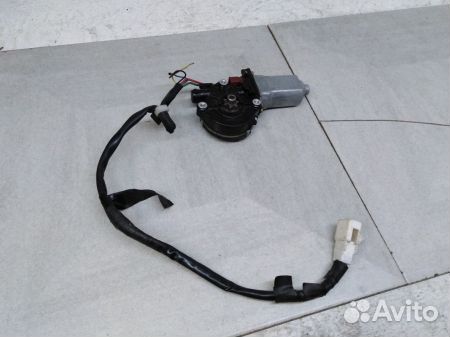 Моторчик переднего левого стеклоподъемника 8572048