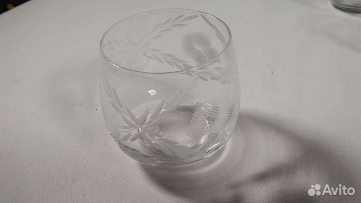 Винтажные набор стаканов и декоративная бутылка