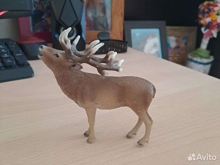 Фигурка оленя Schleich
