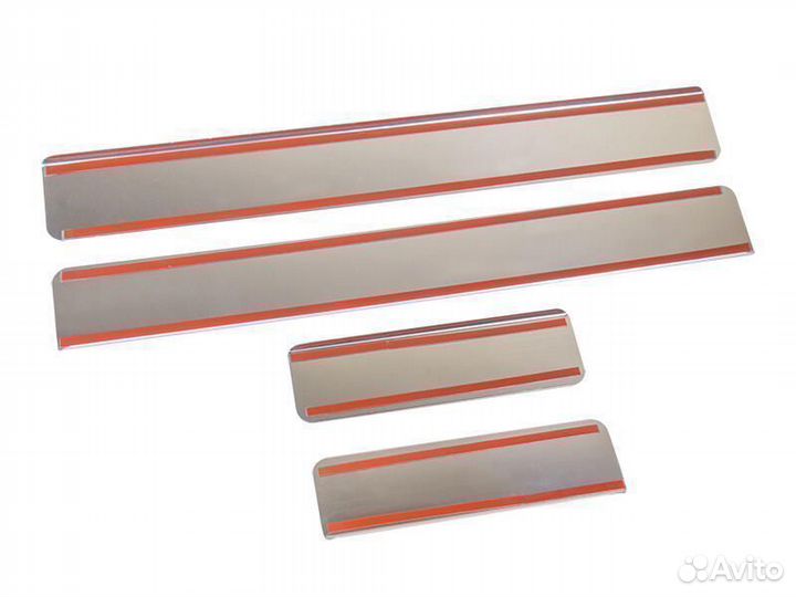 Накладки на пороги suzuki Swift, Kizashi