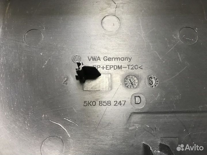 Накладка торпеды боковая Гольф 6