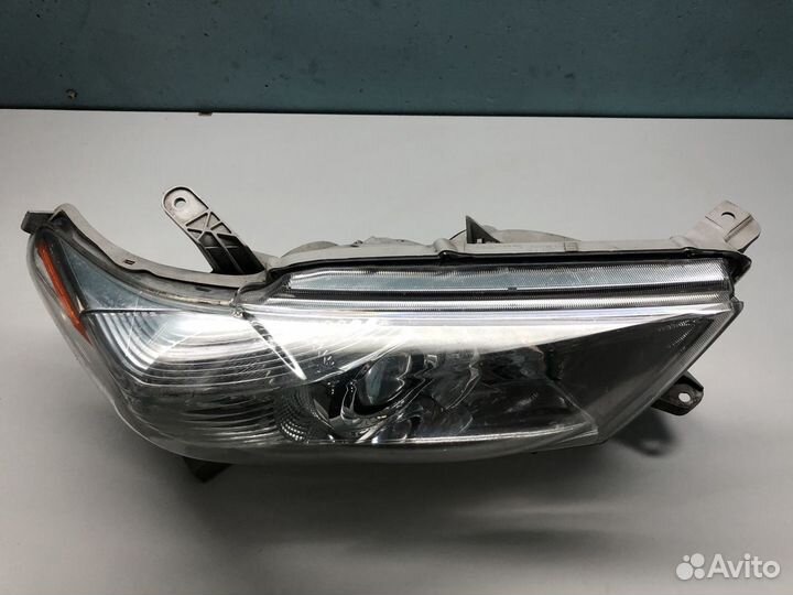 Фара правая Тойота Хайлендер 2