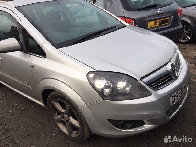 Разбор на запчасти Opel Zafira B