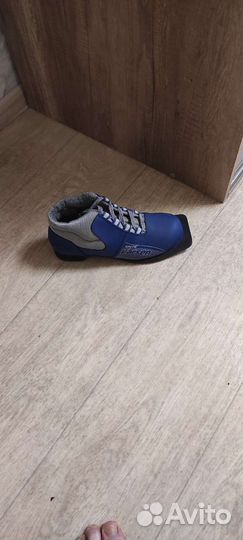 Ботинки лыжные