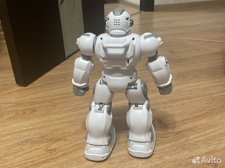 Игрушка робот с пультом