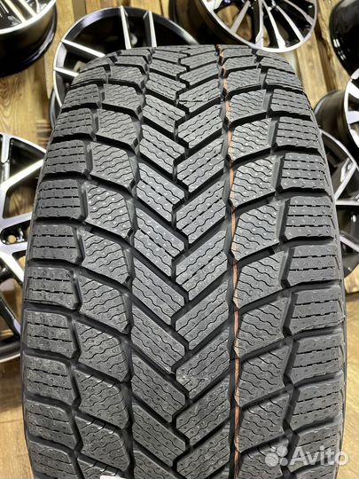 Michelin X-Ice Snow 215/65 R16 102T