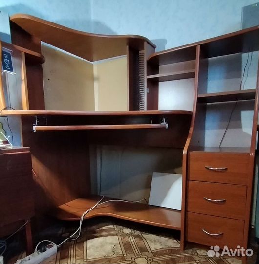 Компьютерный стол