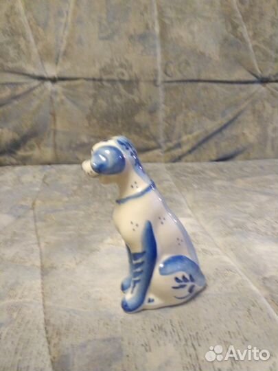 Статуэтка собачка гжель,фарфор