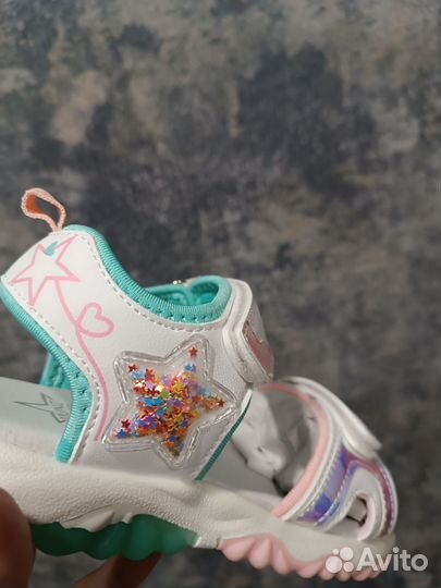 Сандалии для девочки 31 32 новые