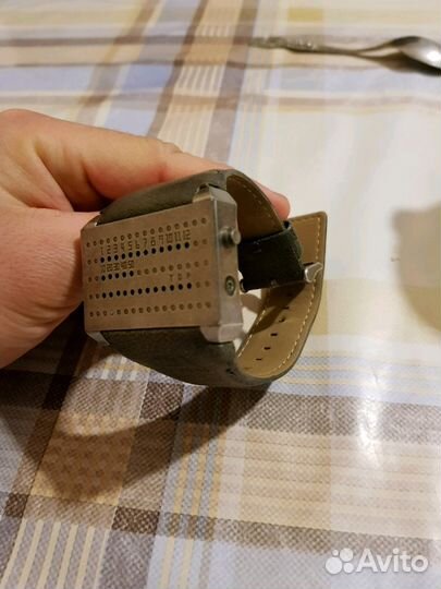 Часы диодные 01 the one