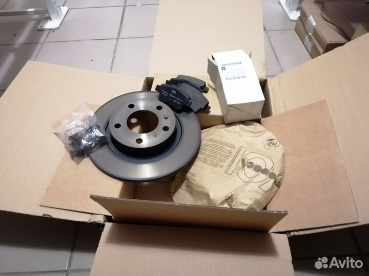 Комплект задние торм.диски + колодки Корса Д. Новы