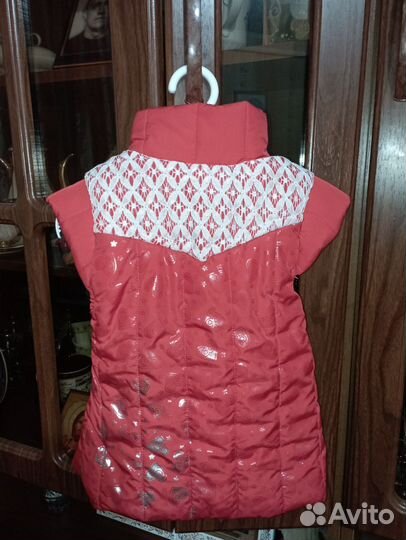 Безрукавка на девочку