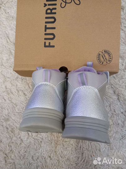 Ботинки для девочки новые