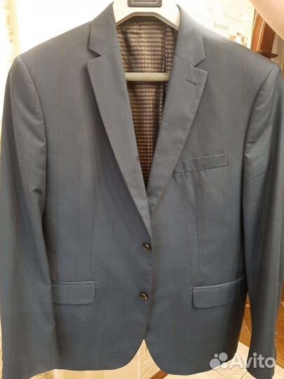Пиджаки для школьника.Состояние отличное