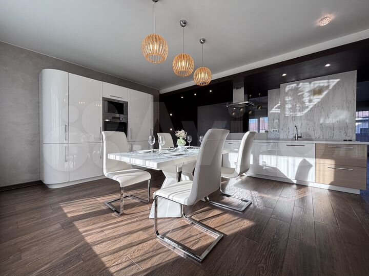 Дом 320 м² на участке 5 сот.