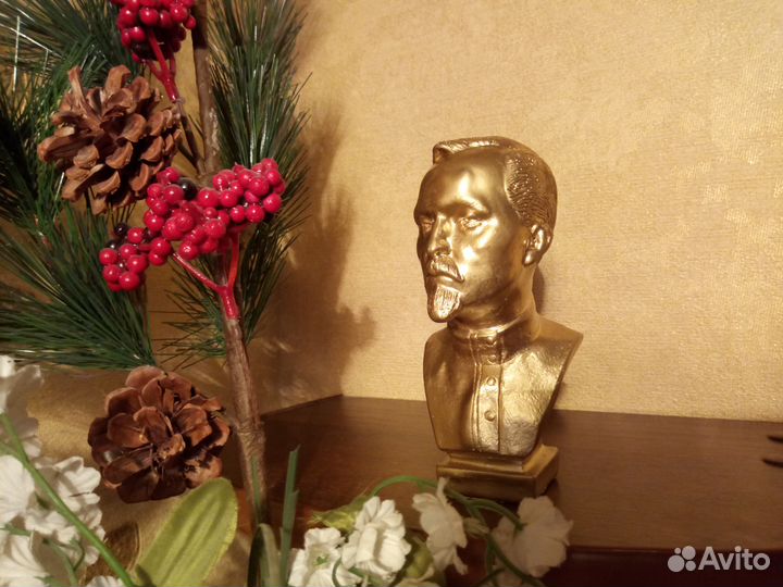 Бюст Дзержинский