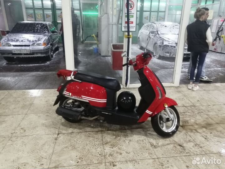 Скутер 150 кубов