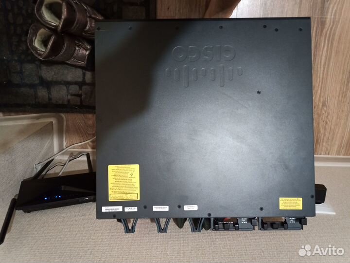 Комутатор Cisco WS-C3650-24TS