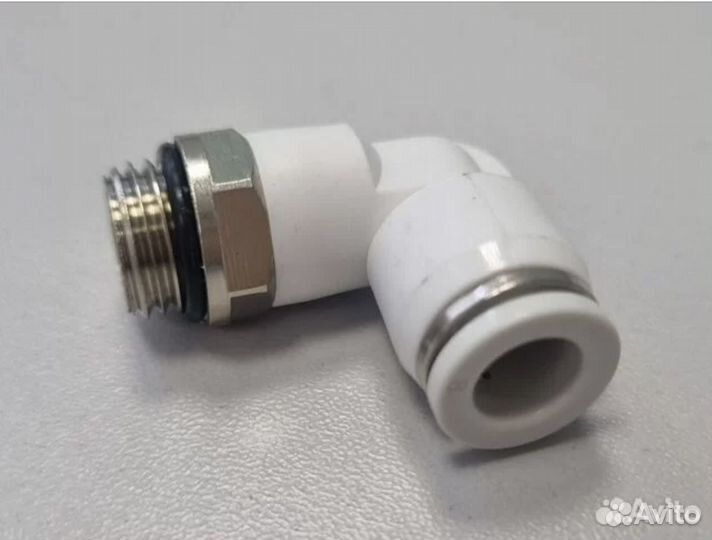 Фитинги угловые поворотные.В наличии