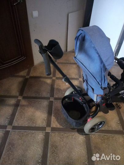 Детский трехколесный велосипед коляска