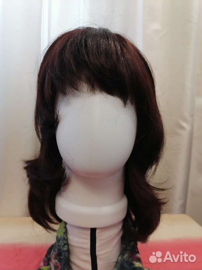 Парики, накладки и заколки волосяные