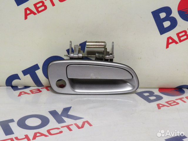 Ручка двери Перед Право toyota prius NHW10