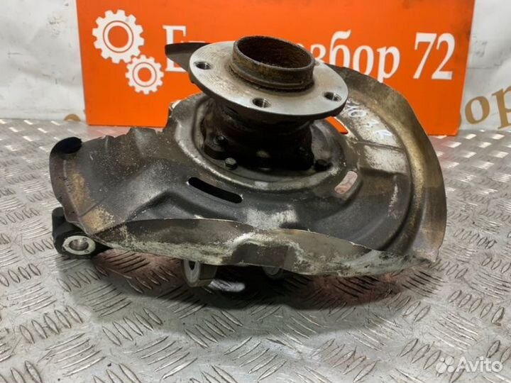 Кулак поворотный задний правый Bmw 5-Series F10