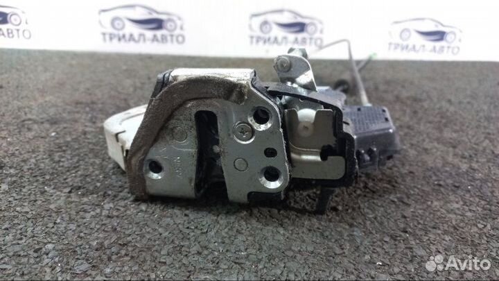 Замок двери задний правый Suzuki Grand Vitara J20A