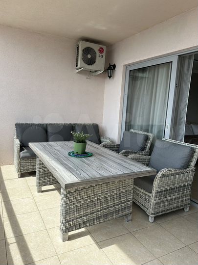 Квартира-студия, 65 м², 17/18 эт.