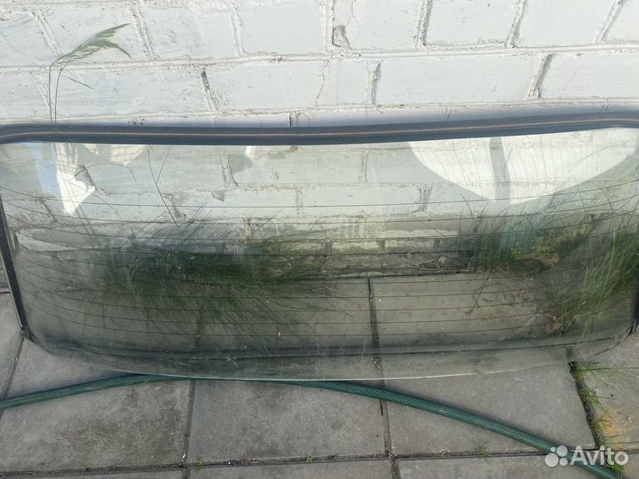 Заднее стекло 2105