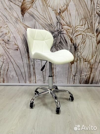 BML-046-D3 кресло офисное белый