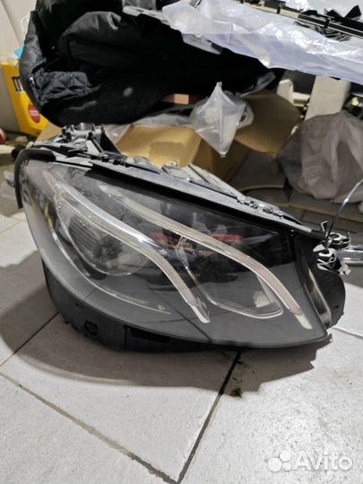 Фара левая Mercedes w213