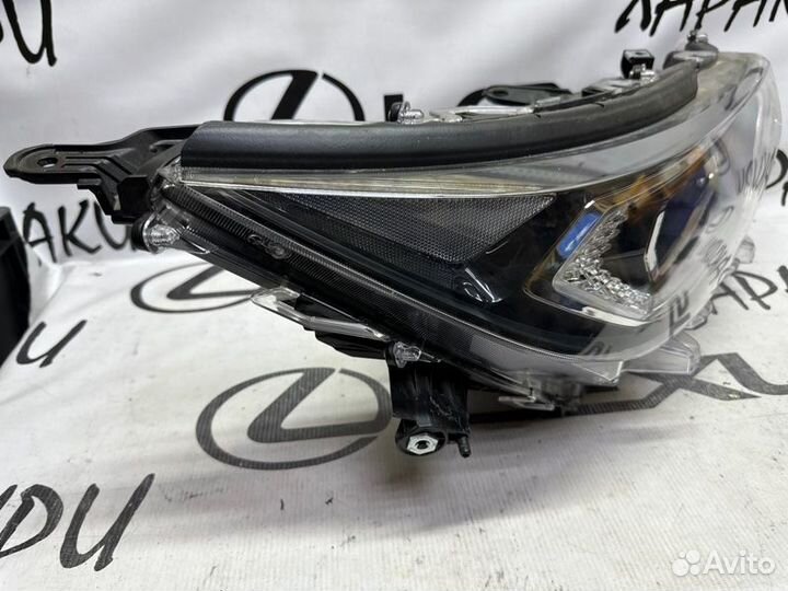 Фара передняя правая Toyota Rav4 50 2019-Н.в