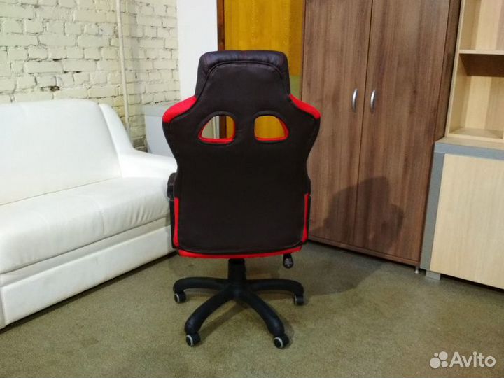 Кресло руководителя Дик экокожа/ткань. Новое