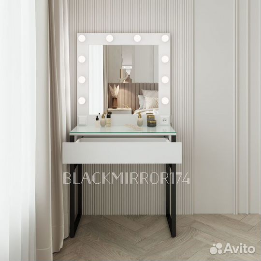 Макияжный столик лофт с зеркалом в раме