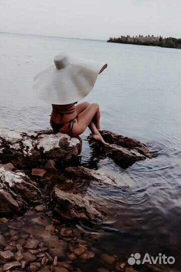 Шляпа с широкими полями