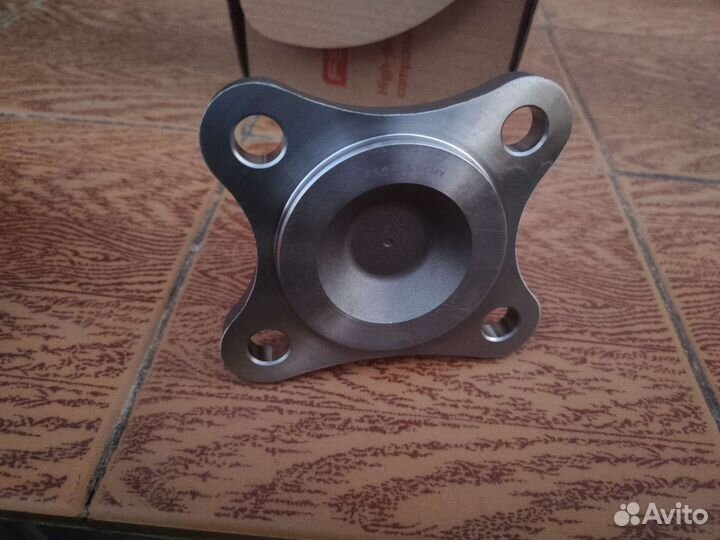 Задняя цапфа Ford transit 2010год