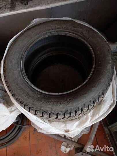 Bridgestone Blizzak Spike-01 195/60 R15