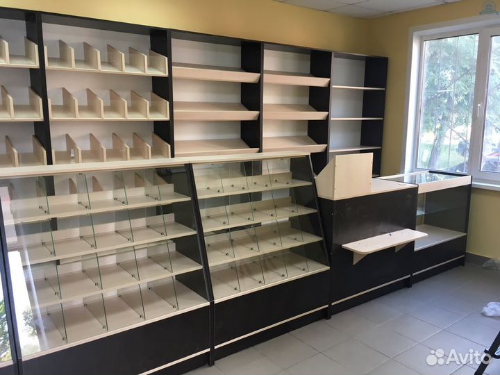 Торговые стеллажи в бутик