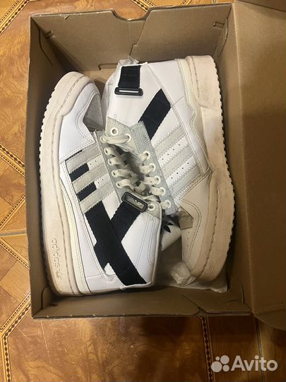 Кроссовки adidas