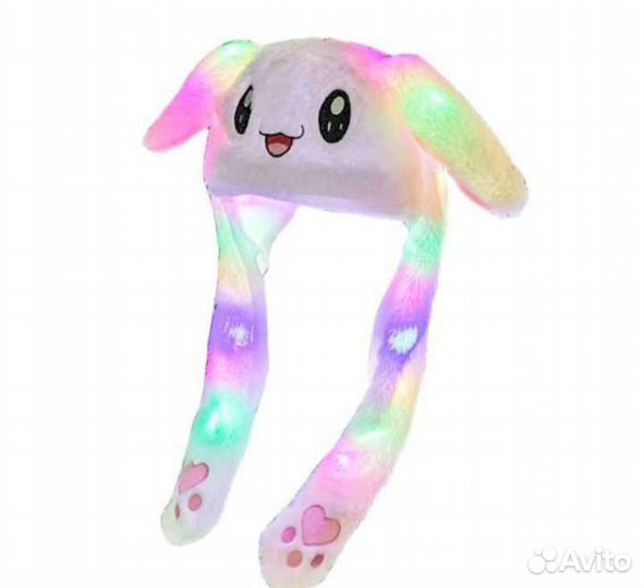 Шапка с двигающимися ушками зайчика светится